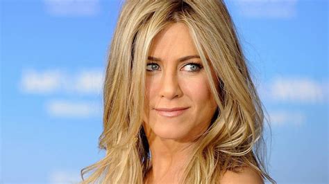 jennifer anniston leaked|Jennifer Aniston poses topless in jaw